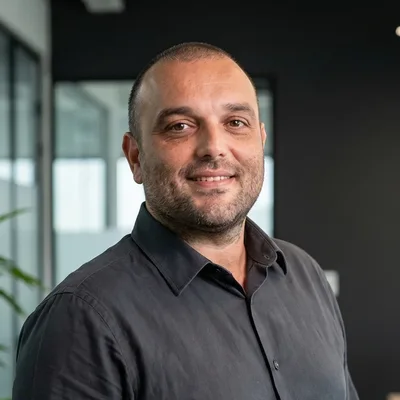 Douglas, Eng Manager